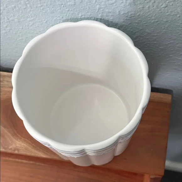 White Ceramic Canister with Pale Blue Trim - Picture 4 of 7